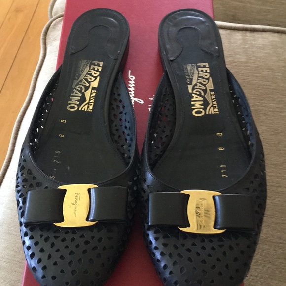 Ferrigamo woman size 8 B - Picture 1 of 14